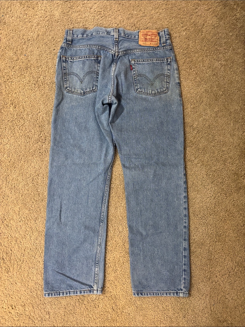 Vintage 505 Levi 100% Cotton Blue Denim Jeans - Classic Five-Pocket Style
31x30 - Picture 3 of 3